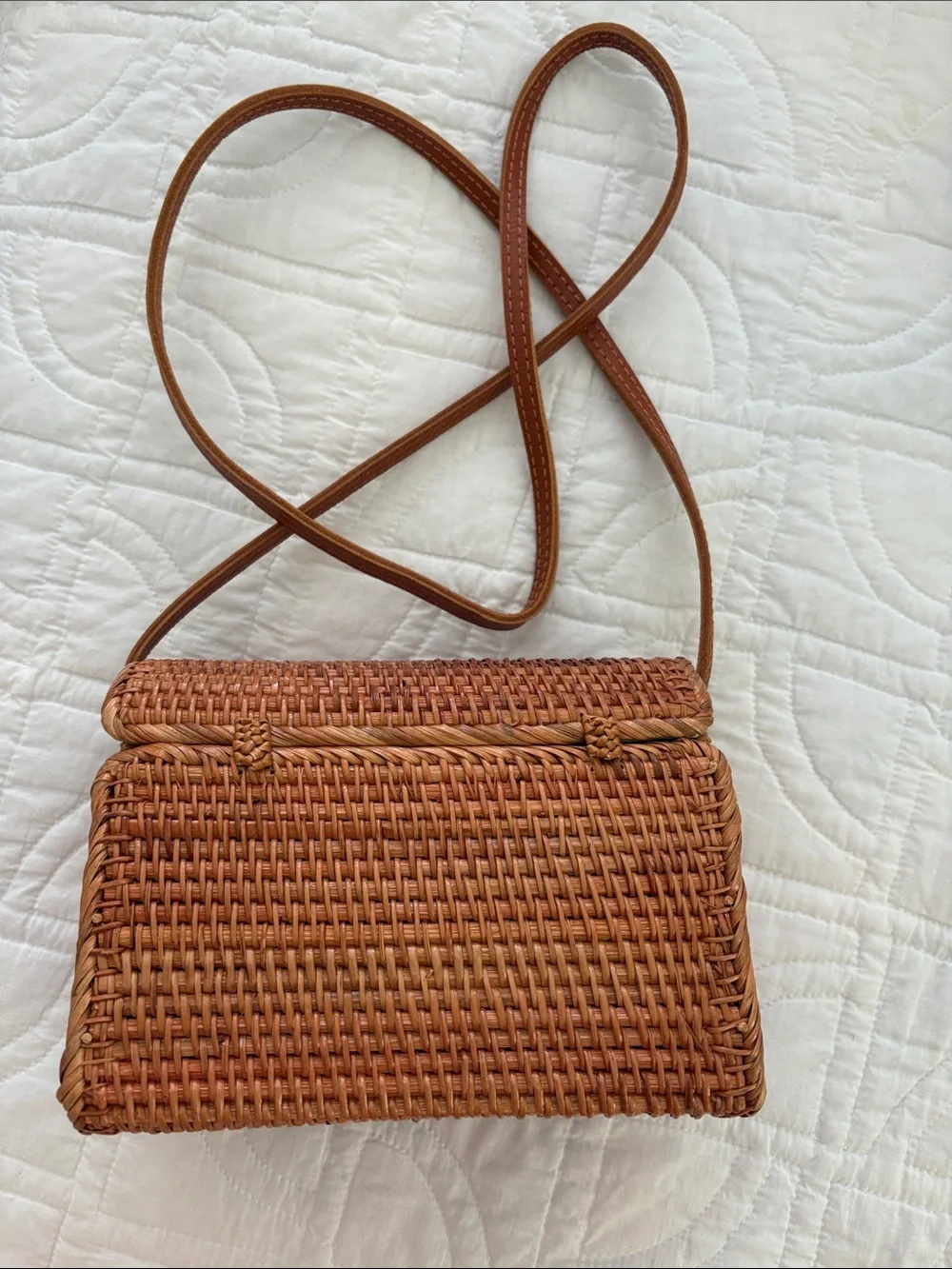 Handwoven Rattan Crossbody Bag with Leather Strap & Bow-Shaped Clasp